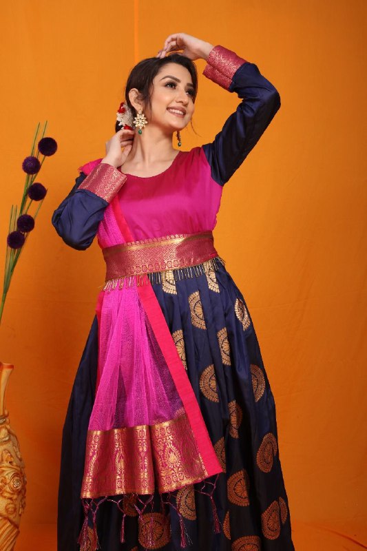 Pattu hotsell dupatta dresses