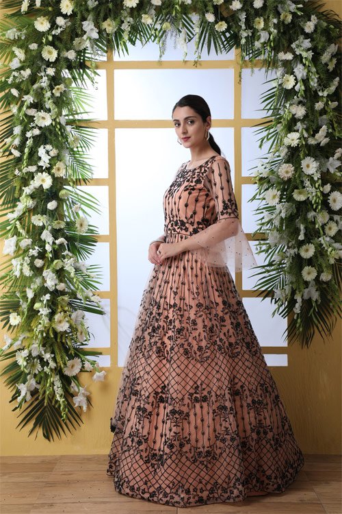 Buy Women Designer Gowns Online, Indian Party Wear Wedding Gowns, Latest Gown  Designs 2022 – Suvidha Fashion