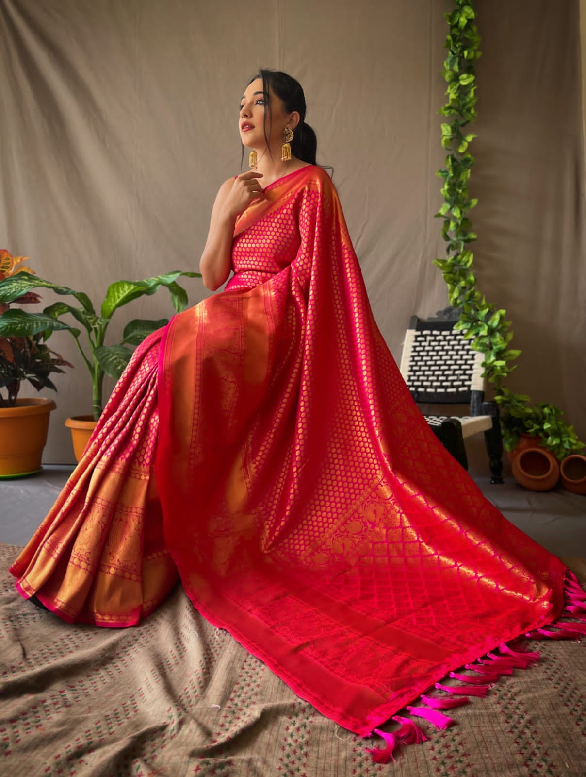 A stunning chilli red kanchivaram saree | Saree designs, Saree wearing  styles, Indian bridal outfits