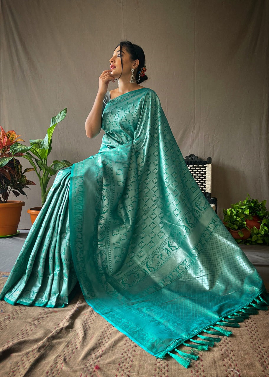 Banarasi Kora Saree With Silver Zari Buti Weaving & Contrast Skirt Bor –  Banarasikargha