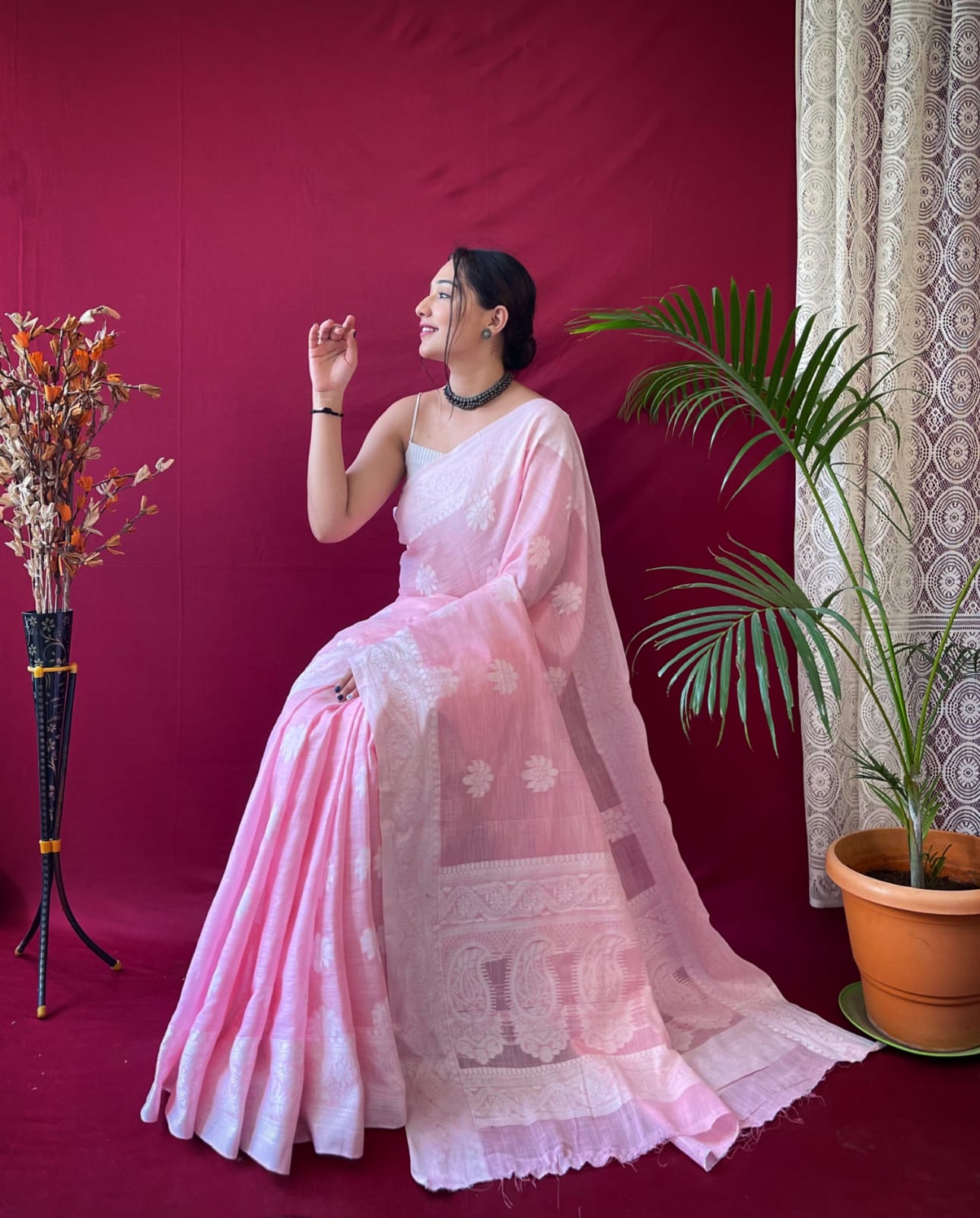Pink  Linen Lucknowi Based Weaving On Border And Pallu Saree