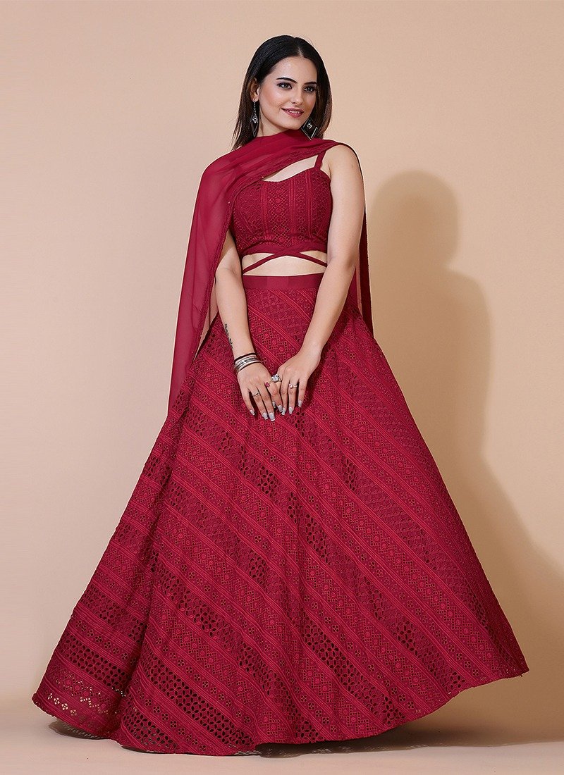 Mastering the Art of Styling Crop Top Lehengas for Effortless Glamour –  Miss Fashion Smoke Blog