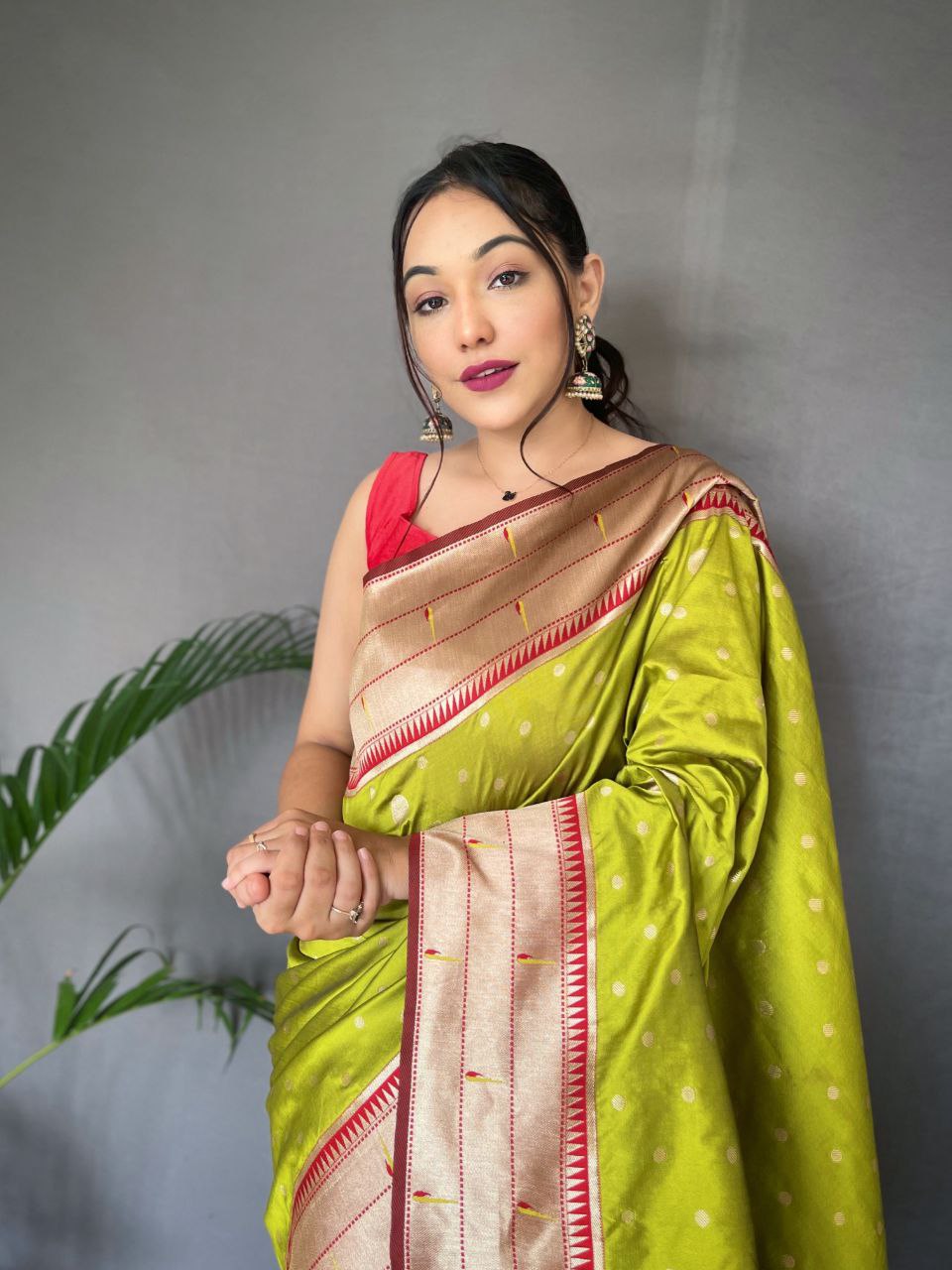 Chartreuse Green  Pure Paithani Silk Saree With Paithani Rich Weaved Pallu With Tassels And Unique Mottif Pattern