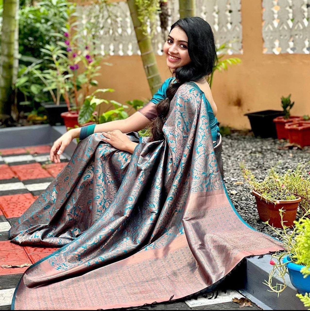 Rama Green Zari Work Blouse Banarasi Beautiful Zari Work In Form Of Traditional Motifs Soft Silk Saree