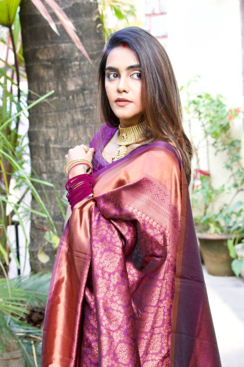 Magenta Colour With Copper Zari Weaving Designer Banarasi Beautiful Saree With Blouse