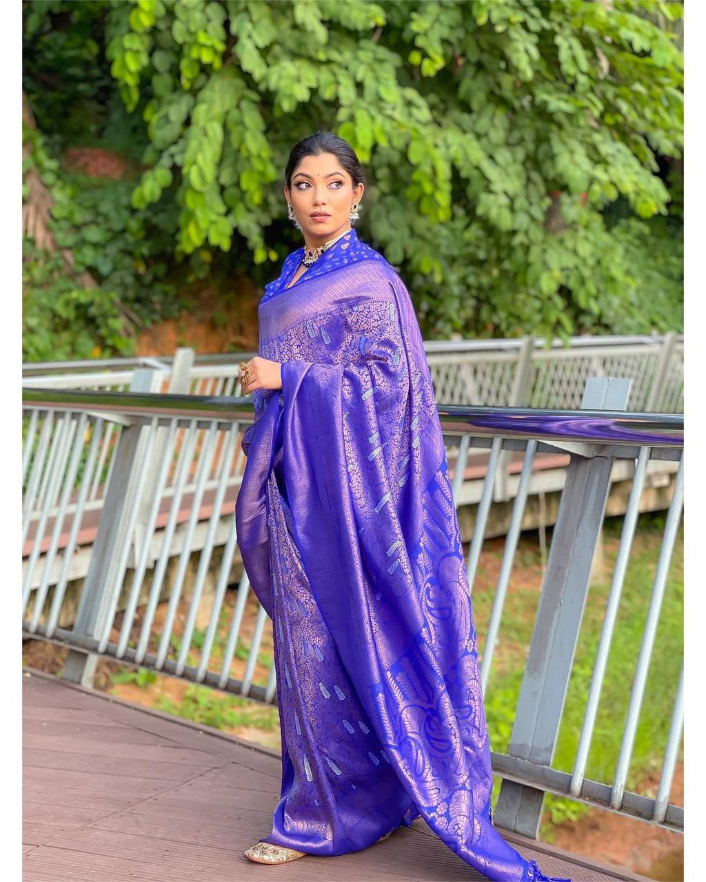 Stunning Violet Saree With White Mina Touch & Heavy Brocade Blouse Banarasi Beautiful Zari Work In Form Of Traditional Motifs Soft Silk Saree