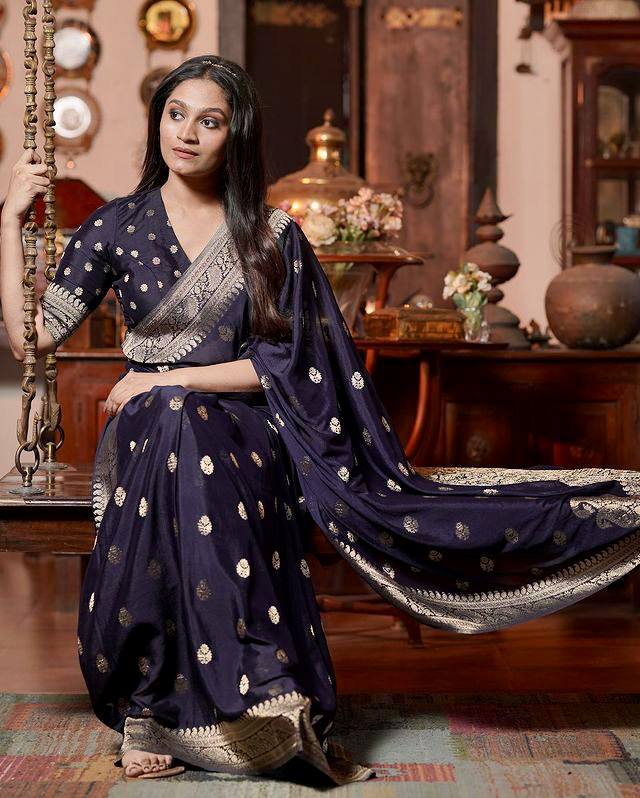 Stunning Dark Navy Blue Colour Saree With Heavy Brocade Blouse Banarasi Beautiful Zari Work In Form Of Traditional Motifs Soft Silk Saree