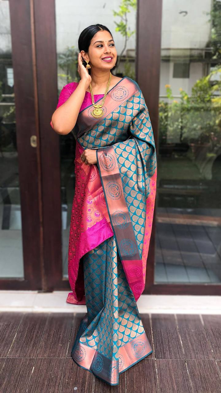 Stunning Rama Colour Saree With Pink Border & Heavy Brocade Blouse Banarasi Beautiful Zari Work In Form Of Traditional Motifs Soft Silk Saree